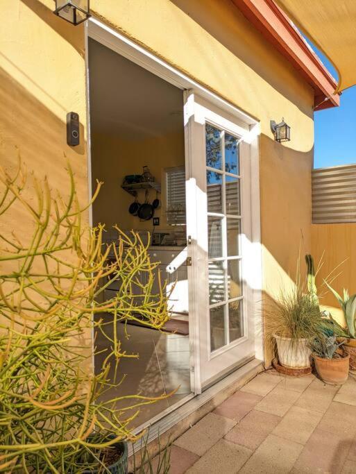Apartment W/ Private Access And Patio