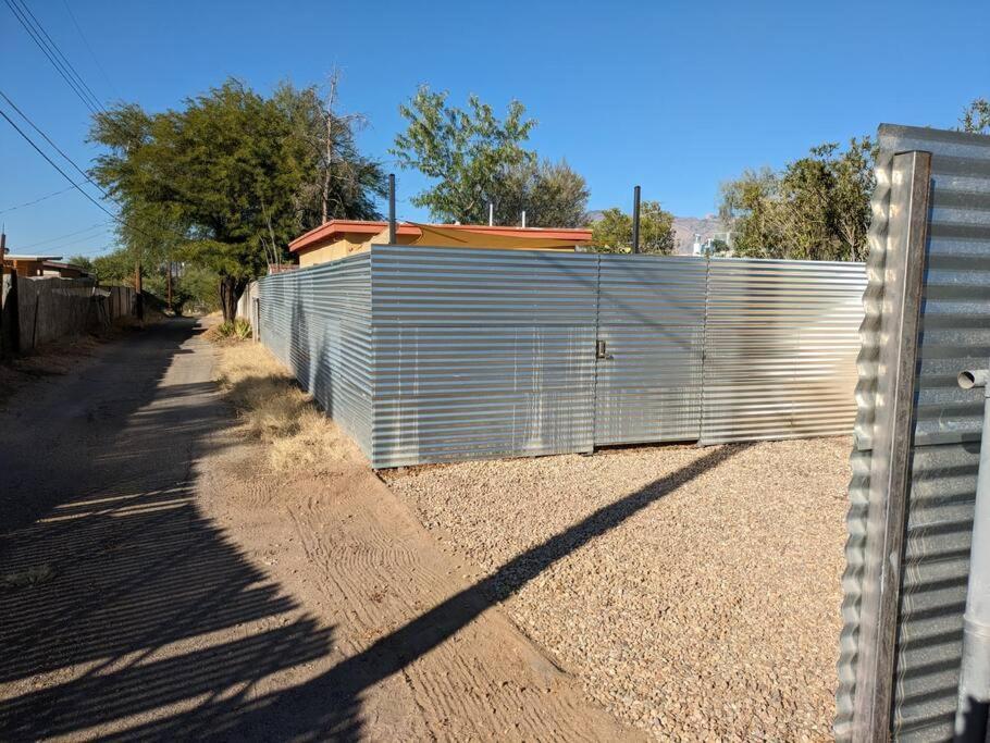 Apartment W/ Private Access And Patio *
