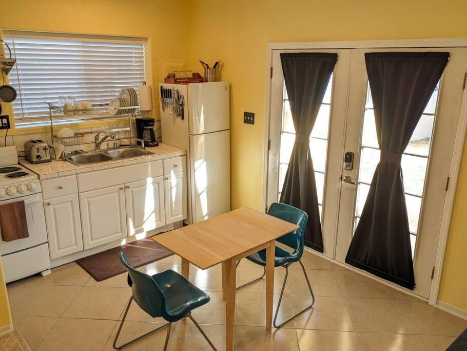 Apartment W/ Private Access And Patio